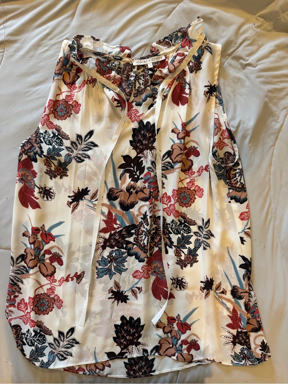 Violet & Claire White Floral Drawstring Top